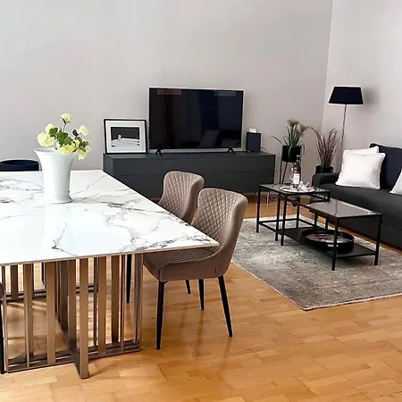 Apartment 90qm Designerwohnung Mit Kueche Und Jacuzzi In Do-city *