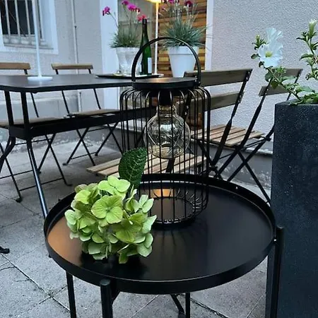 90qm Designerwohnung Mit Kueche Und Jacuzzi In Do-city Apartment