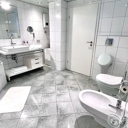90qm Designerwohnung Mit Kueche Und Jacuzzi In Do-city Dortmund