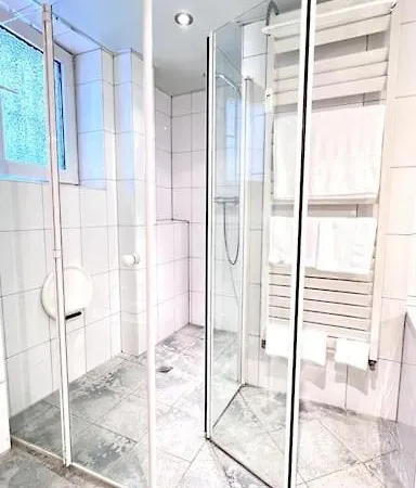 90qm Designerwohnung Mit Kueche Und Jacuzzi In Do-city Dortmund