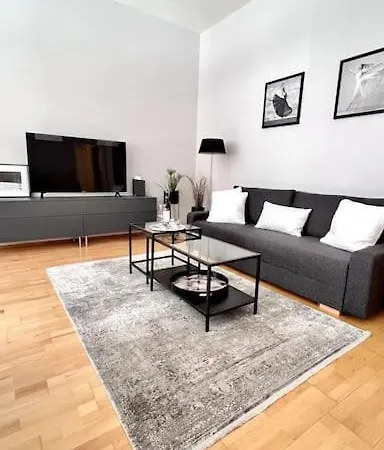 Apartment 90qm Designerwohnung Mit Kueche Und Jacuzzi In Do-city