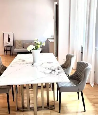 90qm Designerwohnung Mit Kueche Und Jacuzzi In Do-city * Dortmund